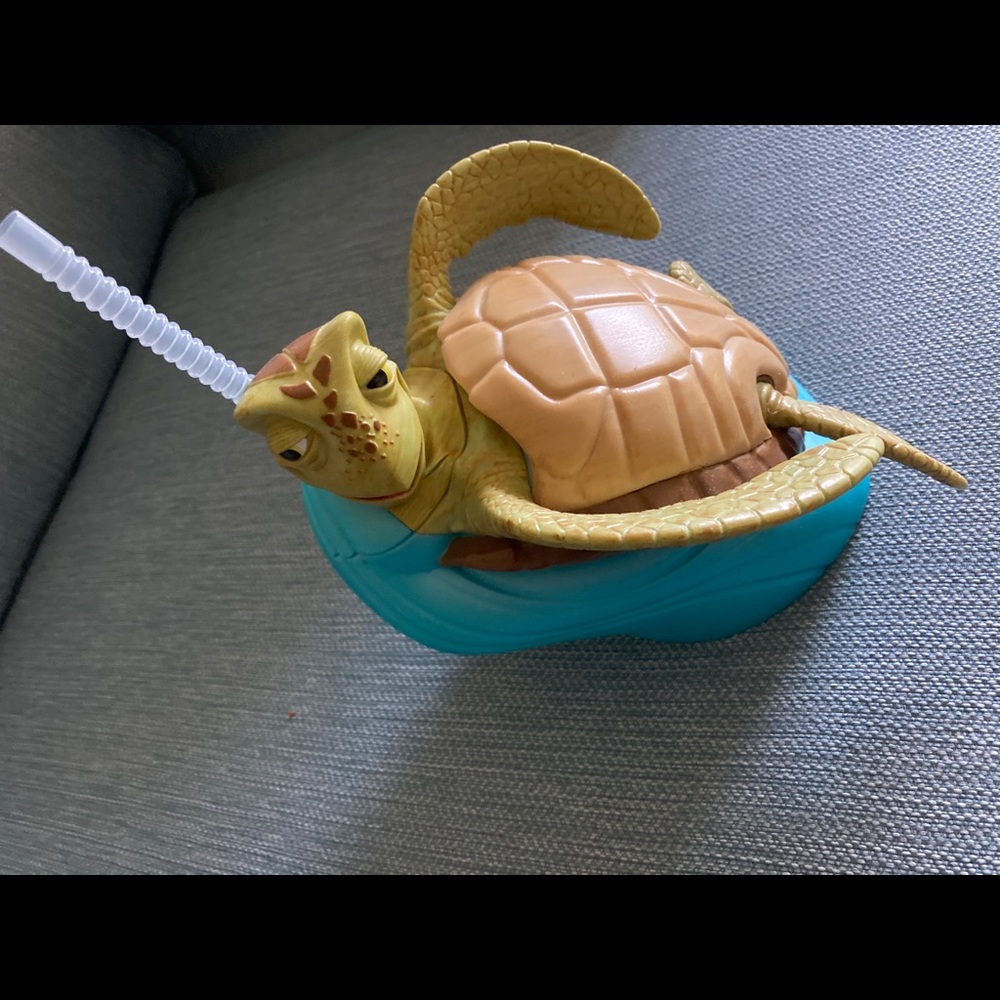 Disney Finding Nemo Crush the Surfer Sea Turtle
